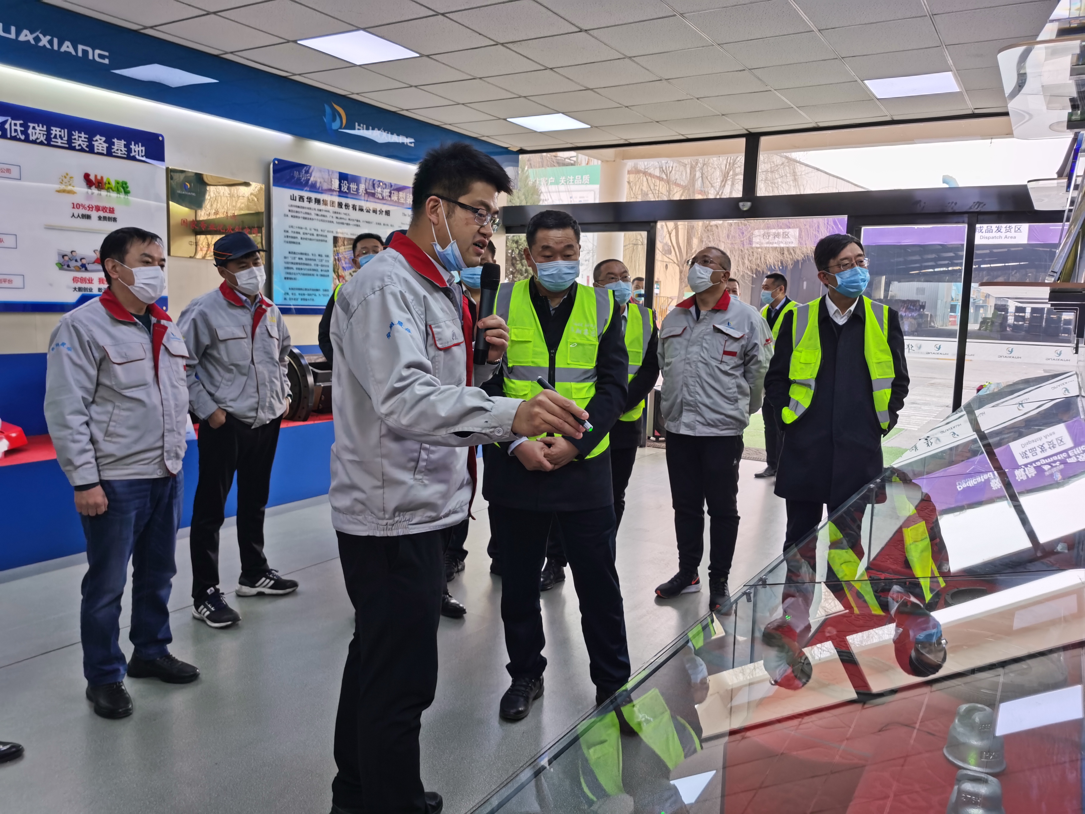 臨汾開(kāi)發(fā)區(qū)黨工委書(shū)記、管委會(huì)主任元福明一行蒞臨我司調(diào)研
